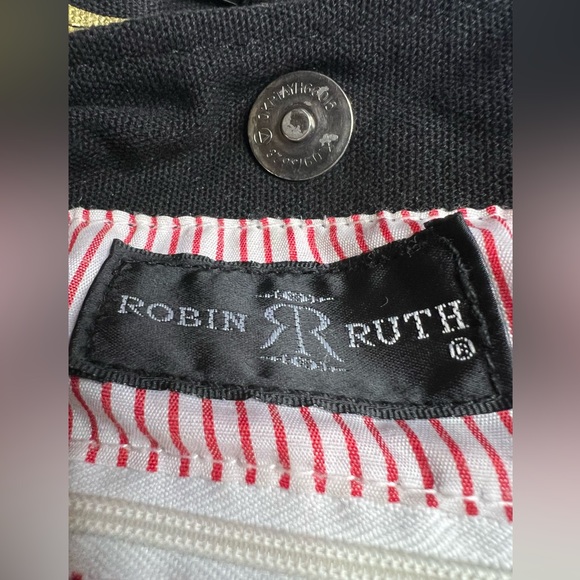 Robin Ruth Adjustable Shoulder Bag Great Smoky MTNS lined with snap closure - Picture 7 of 16